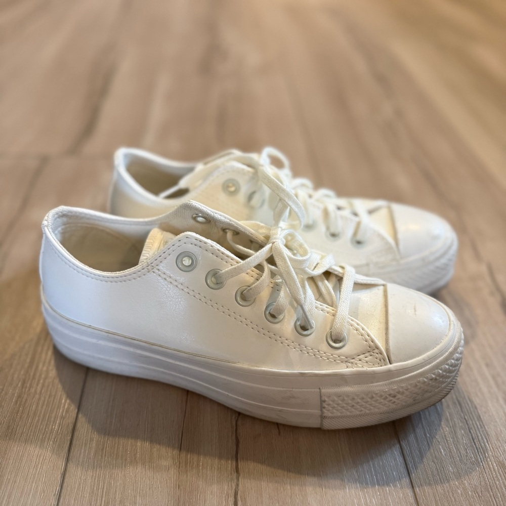 Converse Chuck Taylor All Star Lift Platform Low-Top Sneakers